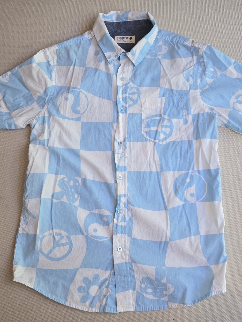 Retrofit Brand Mfg Men's Small Button Up Short Sleeve Shirt Blue Ying Yang